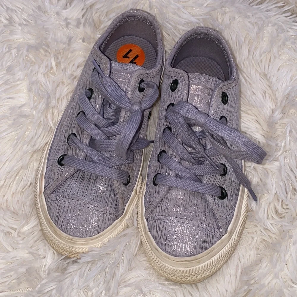 Converse All Star Purple Silver Lace Up Low Cut Sneakers Girl’s Size 11